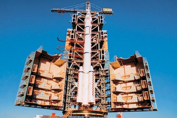 Запуск пилотируемого «Священного Челна» «Шэньчжоу5»