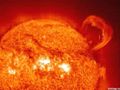 Теплые коронарные петли могут служить ключом к объяснению загадочно горячей солнечной атмосферы
