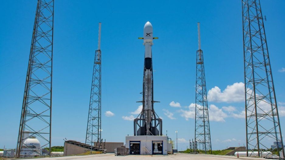SpaceX снова задерживает запуск 60 спутников Starlink