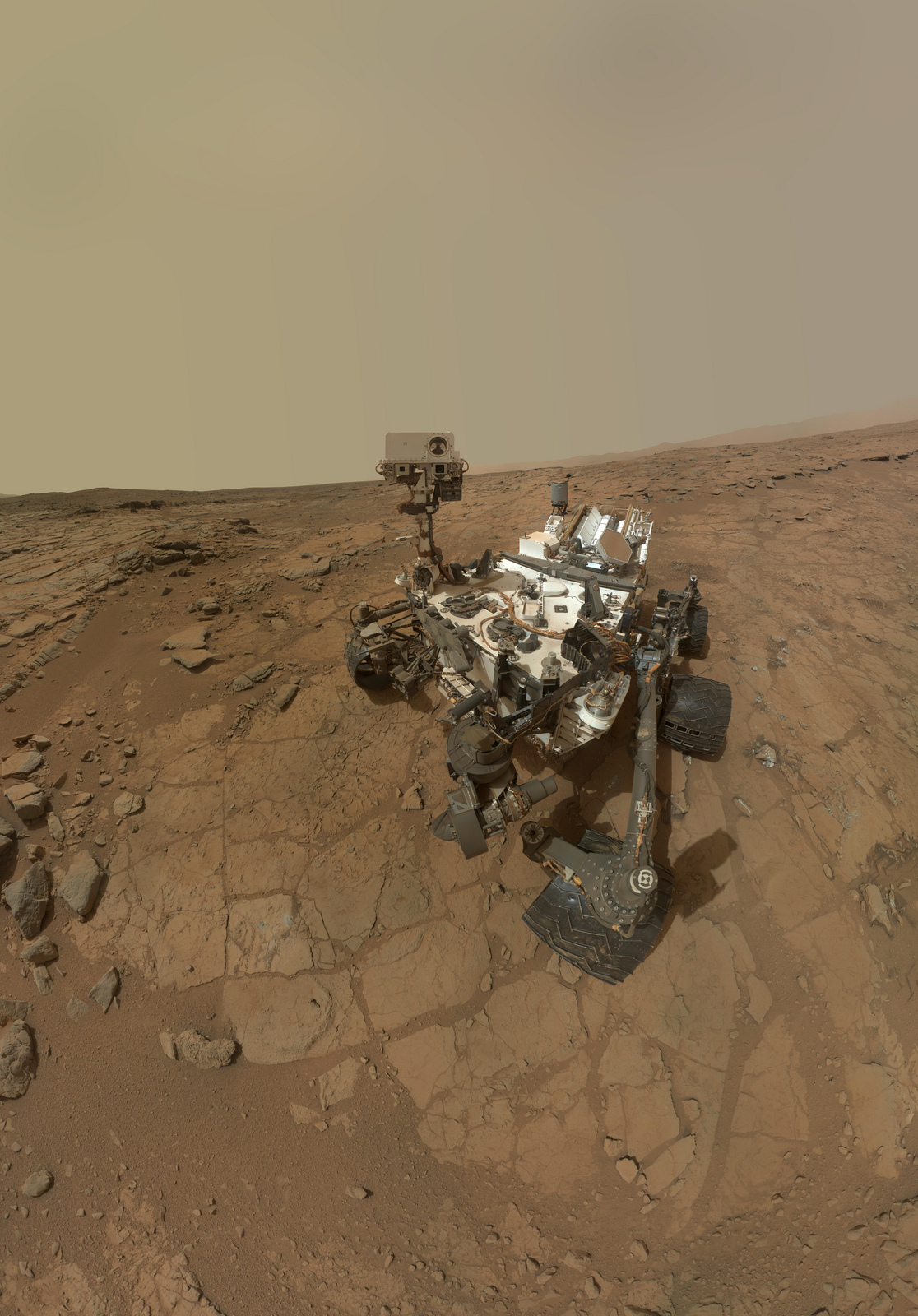 Ровер Curiosity получил ответ на вопрос: «Каков цвет Красной планеты под поверхностью?»