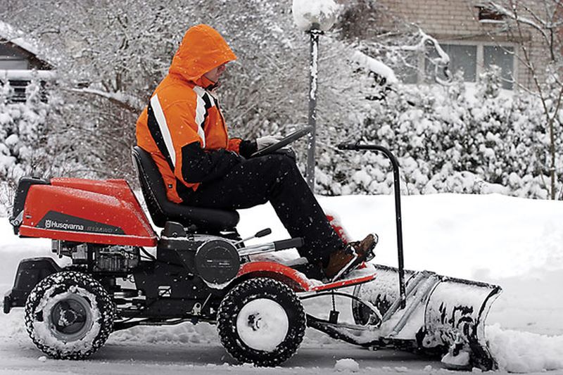 Самодельная лопата для уборки снега с колесами: правила изготовления