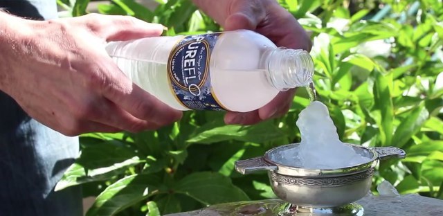 Ответы aikimaster.ru: Как сделать воду замерзающую от прикосновения?