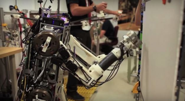 Исследователи создали робота с человеческими рефлексами