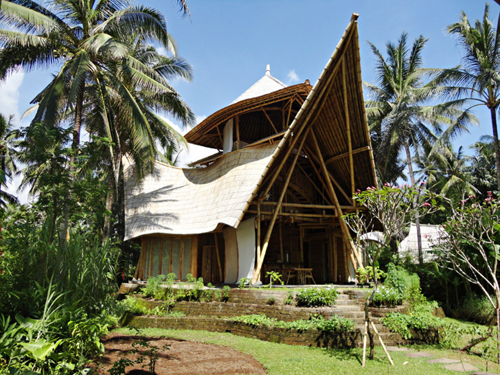 Экологичная деревня на Бали