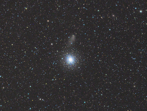 Комета Сайдинг-Спринг прошла шаровое скопление М92