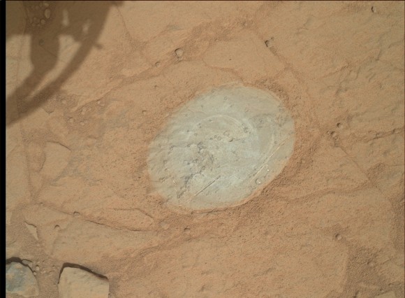 Curiosity - "уборка" на Марсе