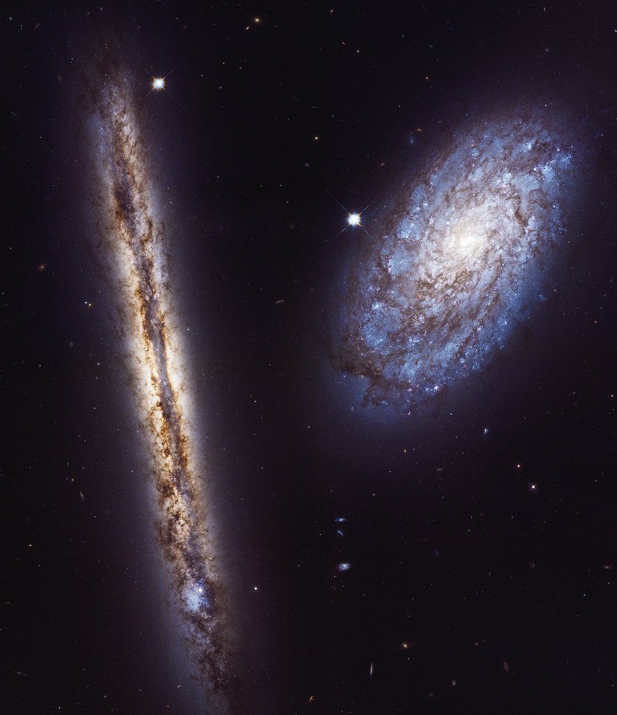 Два галактических компаньона от Хаббла