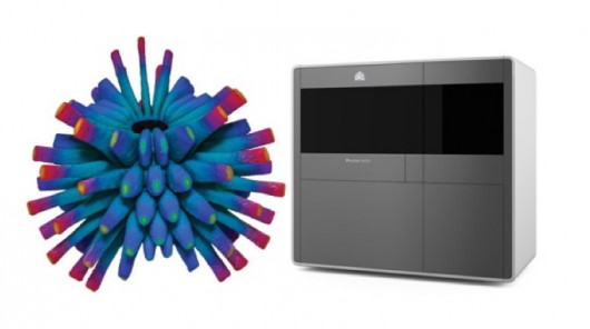 3D-принтер ProJet 4500 создает разноцветные пластиковые элементы