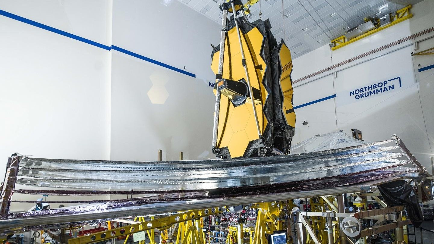 Солнцезащитный экран телескопа Уэбба успешно развернулся
