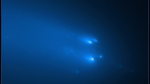 Хаббл зафиксировал распад кометы ATLAS