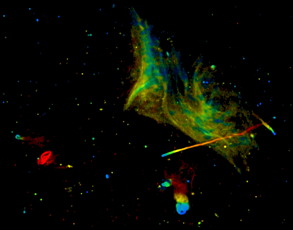 Таинственные явления в гигантском столкновении галактик