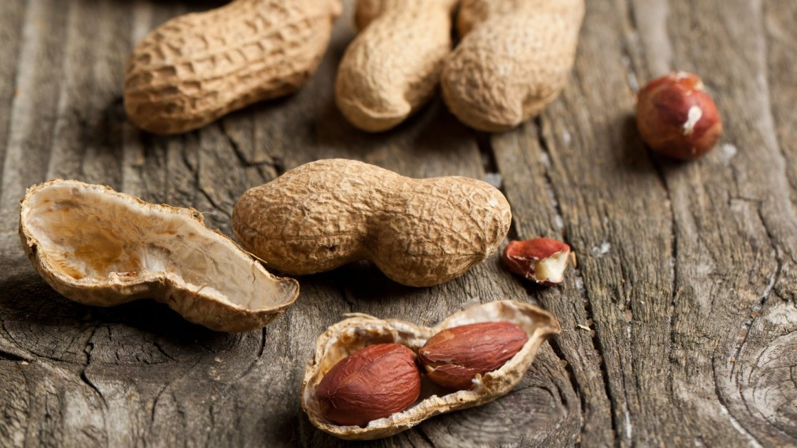 Раннее употребление арахиса и яиц снижает риск пищевой аллергии