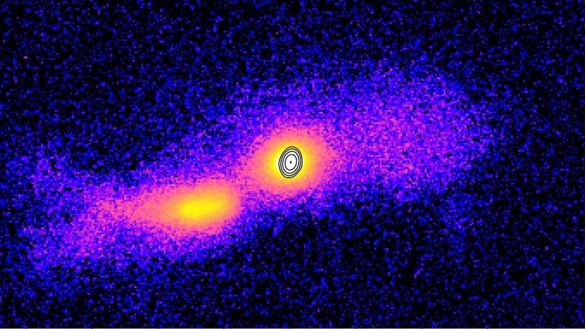 Первое фото мощного джета, возникающего из сталкивающихся галактик