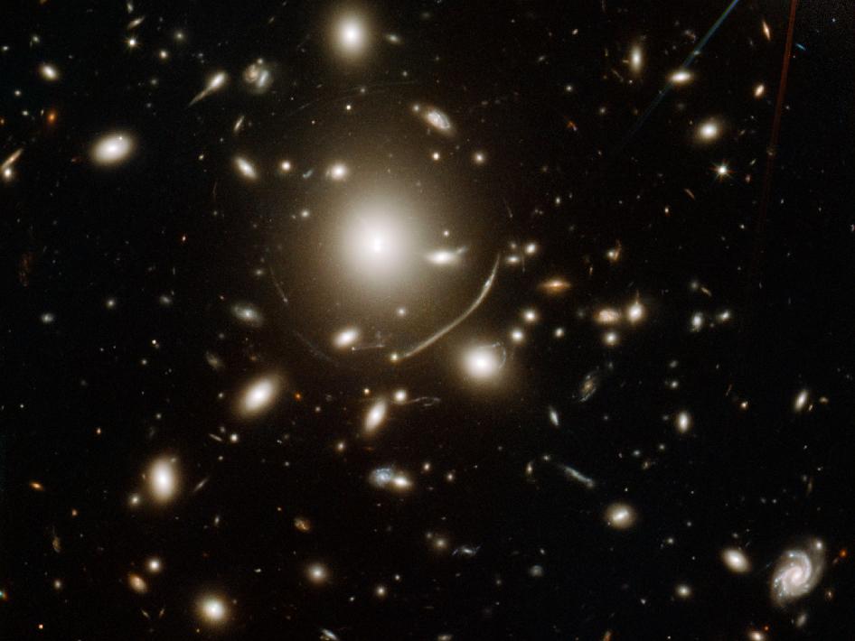 Телескопы NASA обнаружили необычайно молодую галактику