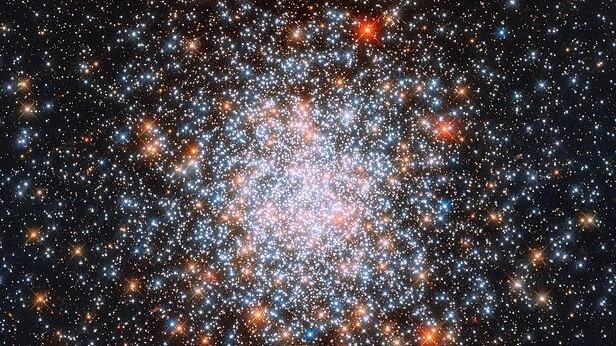 В скоплении NGC 1866 обнаружены многочисленные звездные популяции