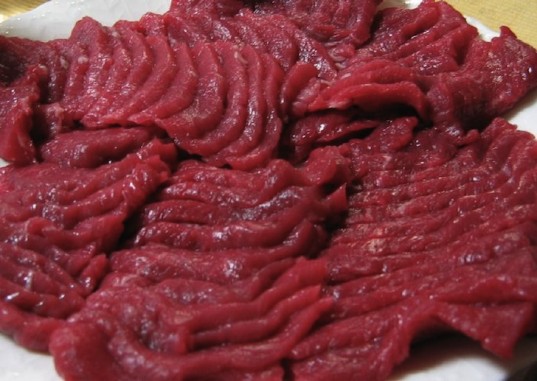Китайцы научились превращать свинину в говядину