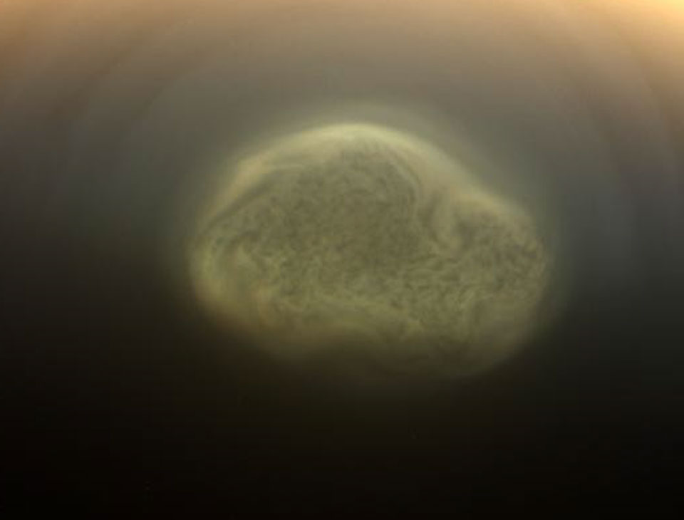 Кадр Дня: вихрь на южном полюсе Титана