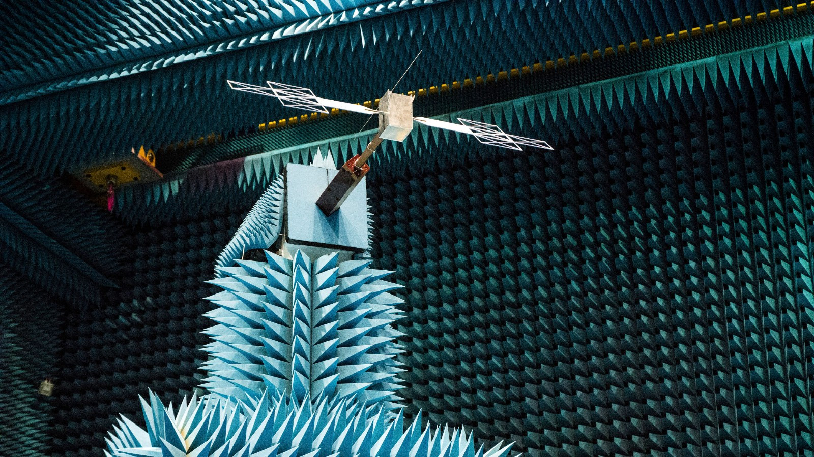 На летящем к Юпитеру космическом корабле Juice застряла ключевая антенна радара