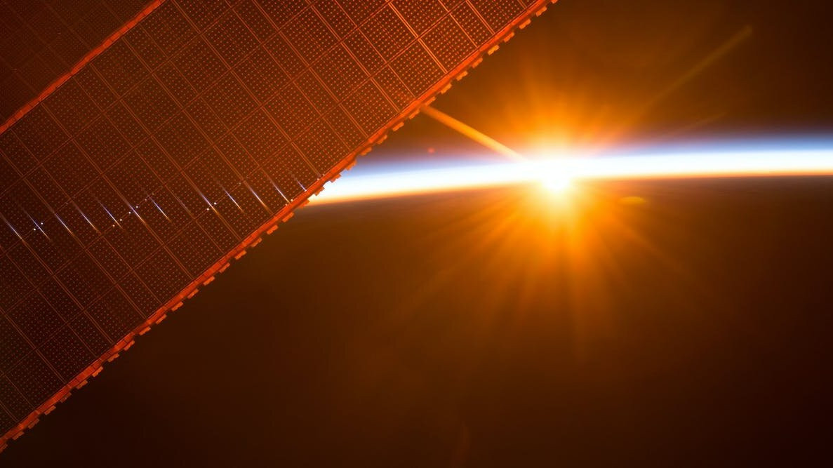 Солнечная электростанция в космосе: как это будет работать и какие преимущества принесет