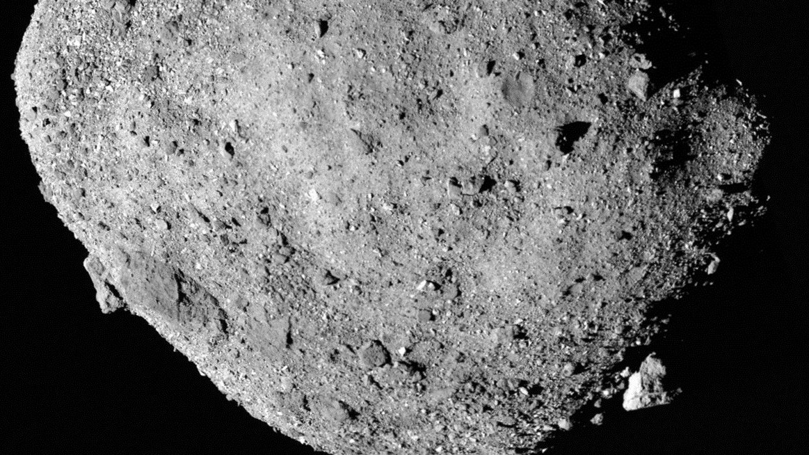 OSIRIS-REx обнаружил воду на астероиде Бенну