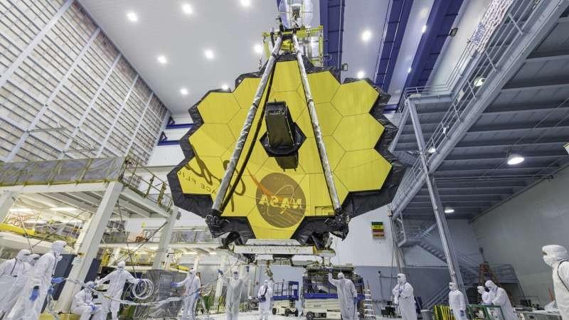 НАСА готовит космический телескоп Джеймса Уэбба к запуску в декабре