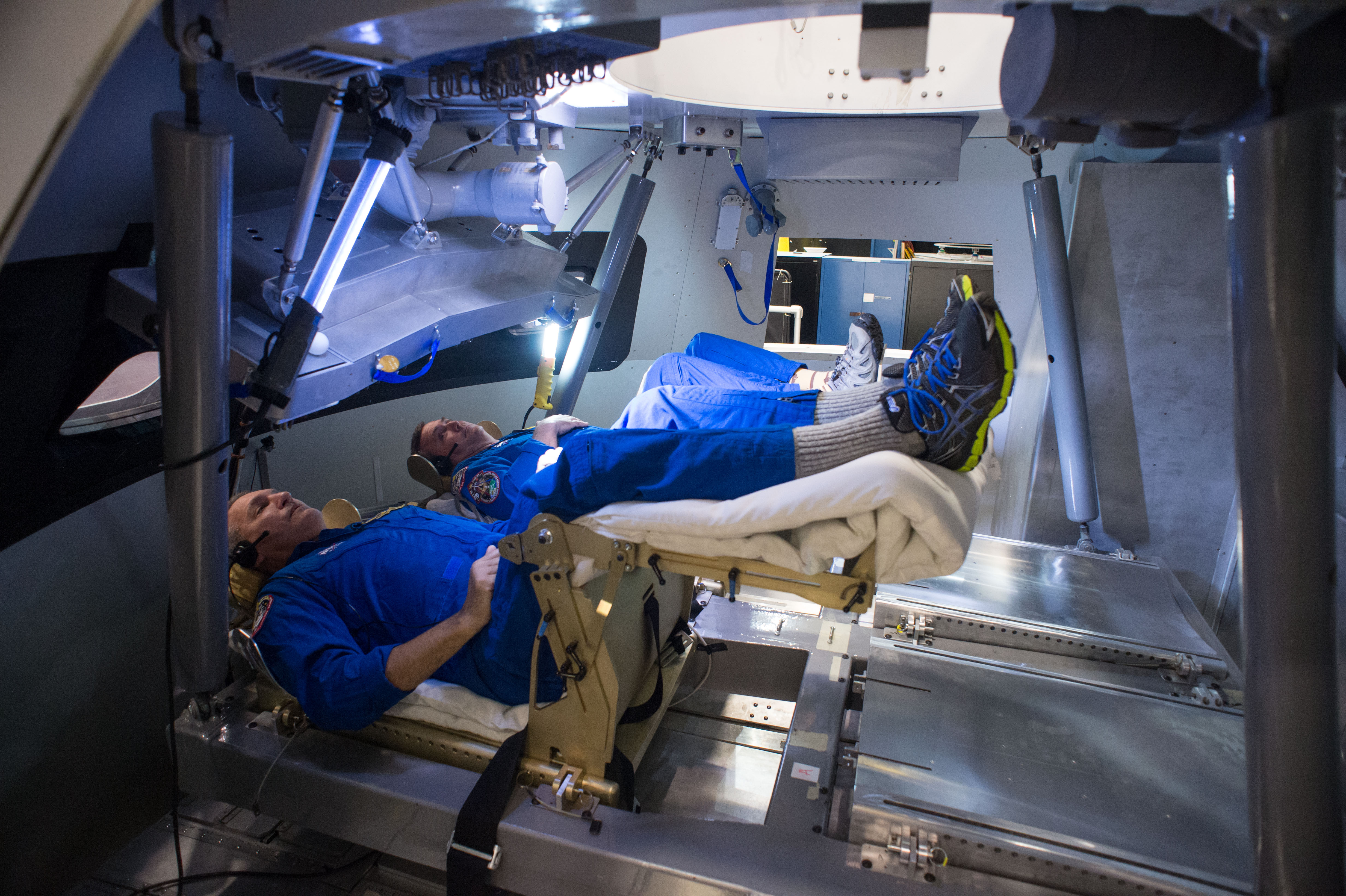 Астронавты тренируются на борту КА "Орион"