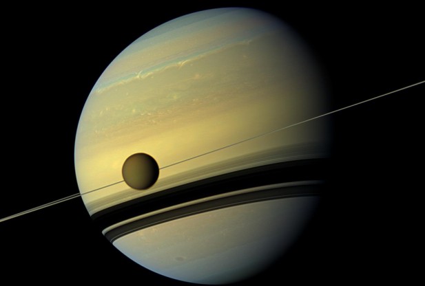 Кассини совершает 100-ый облет Титана