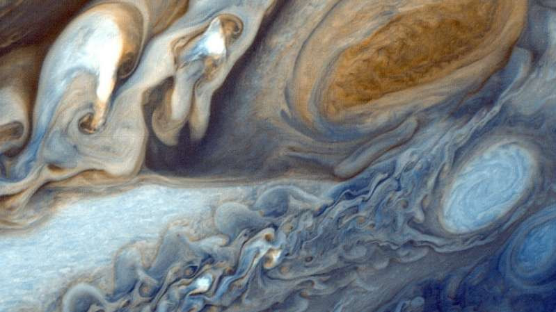 Астрономы идентифицируют цикл возмущений на экваторе Юпитера