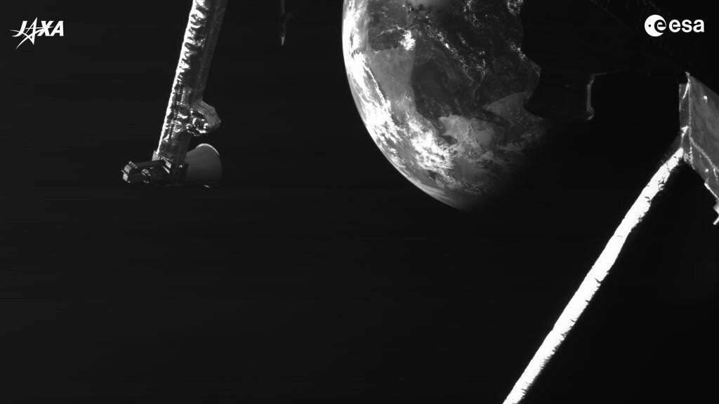 Космический корабль BepiColombo сделал снимок Земли