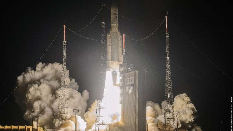 Ракета Ariane вывела телекоммуникационные спутники на орбиту
