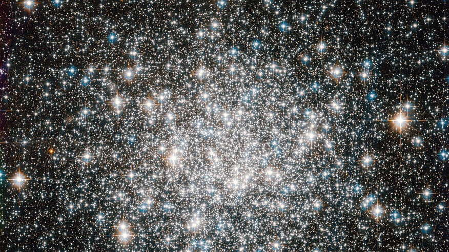 В NGC 4590 изучено более 1400 звезд, находящихся на разных стадиях эволюции