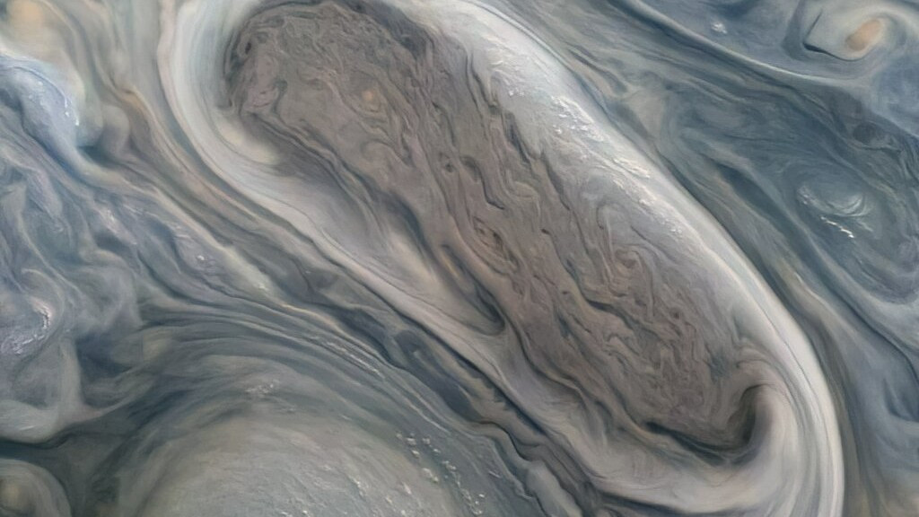 Космический корабль Юнона слышит спутник Юпитера