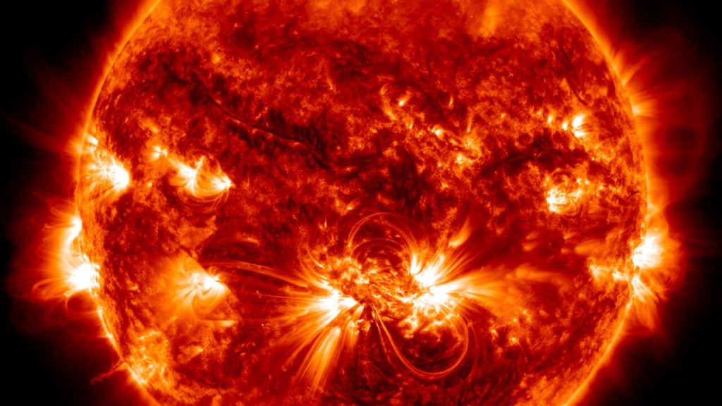 Десятилетний таймлапс Солнца от Обсерватории солнечной динамики НАСА