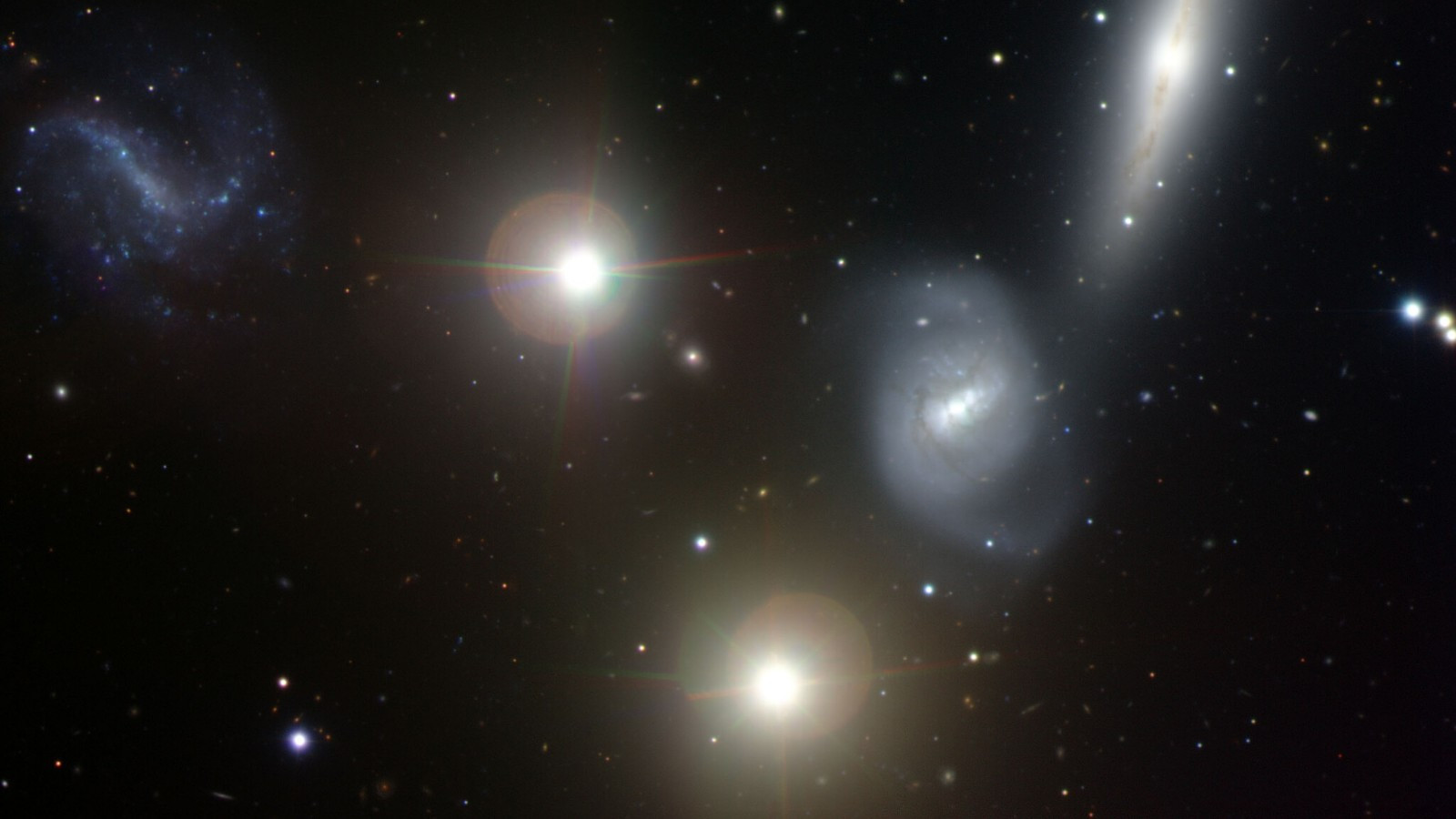 В соседней группе галактик обнаружены обломки приливов и отливов