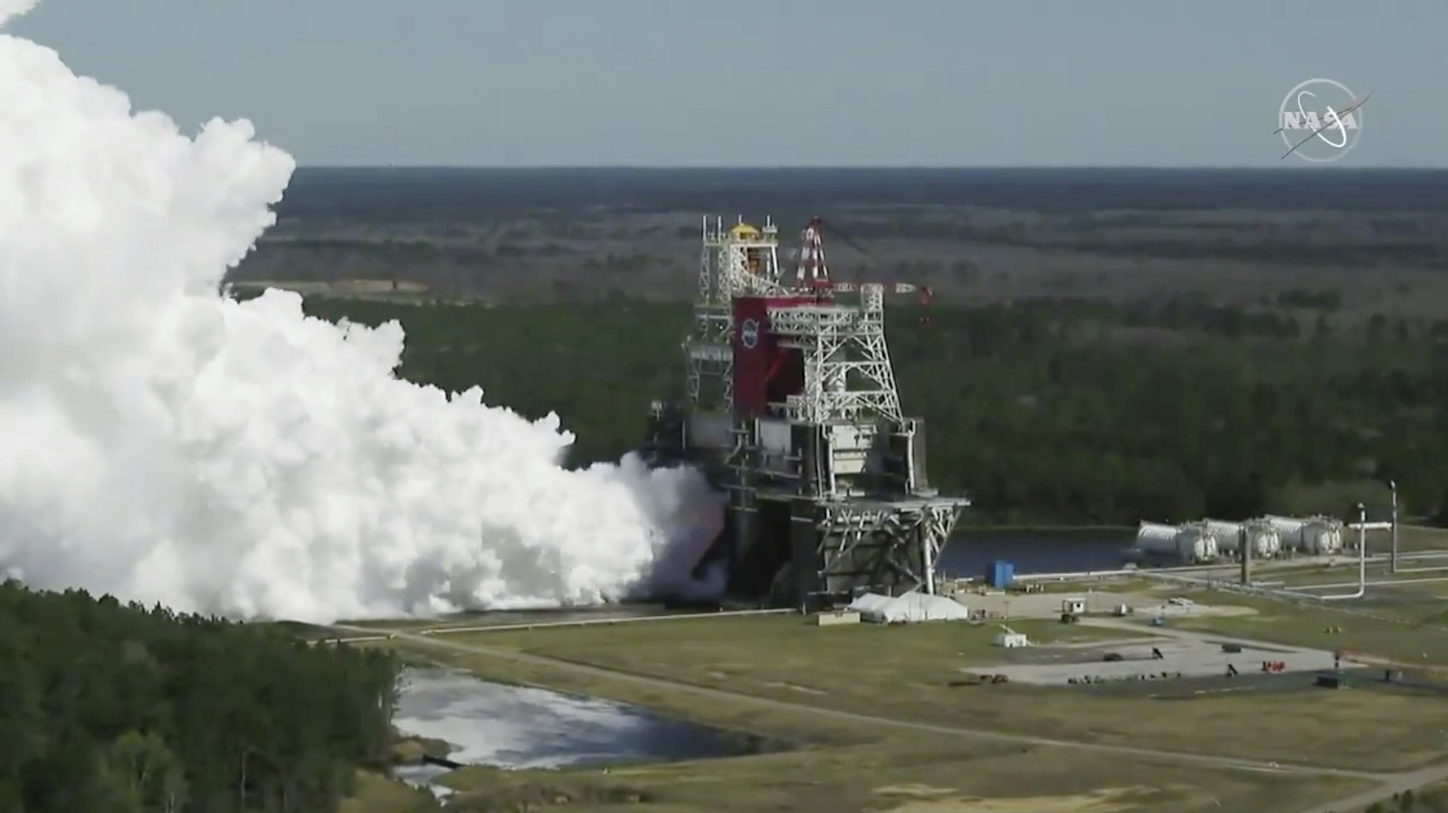 НАСА завершило испытание двигателя лунной ракеты