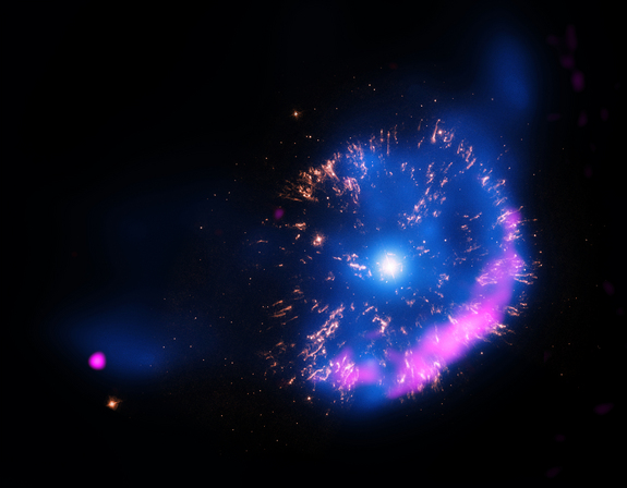 Снимок столетней мини-сверхновой от НАСА