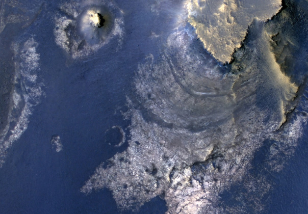 Еще один марсианский кратер доказывает прошлое присутствие воды