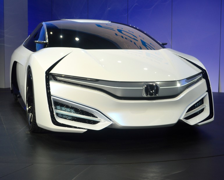 Honda представила концепцию FCEV – авто на водородном топливе