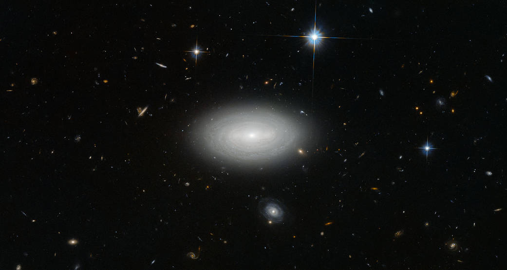 Самая одинокая галактика глазами Хаббла