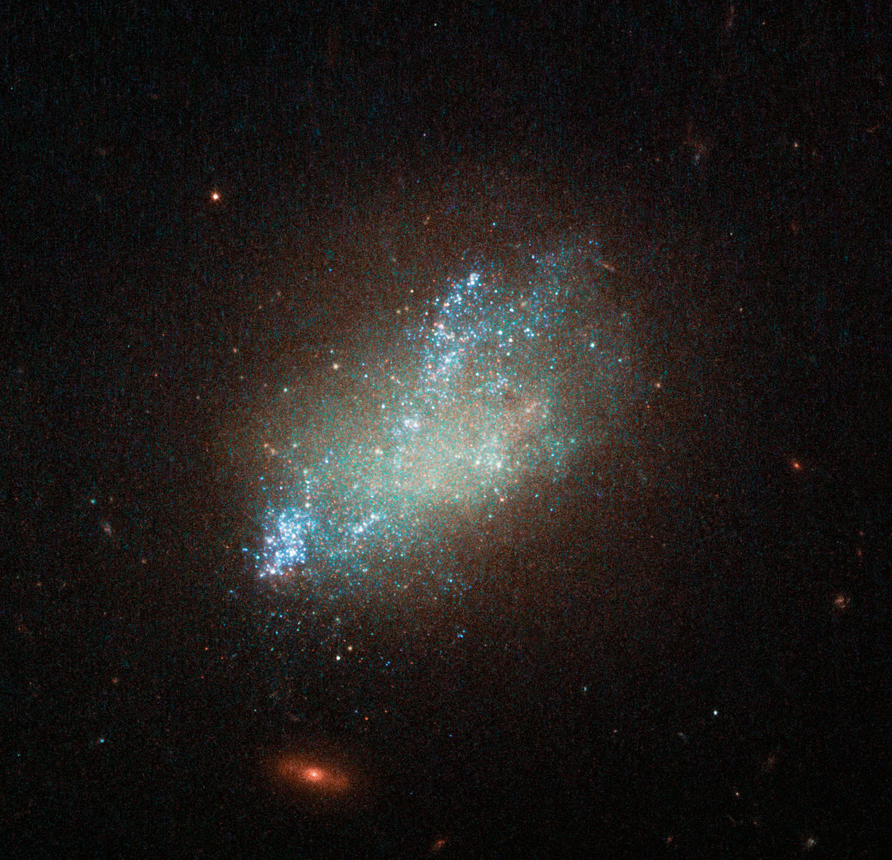 "Хаббл" показал галактическую аномалию