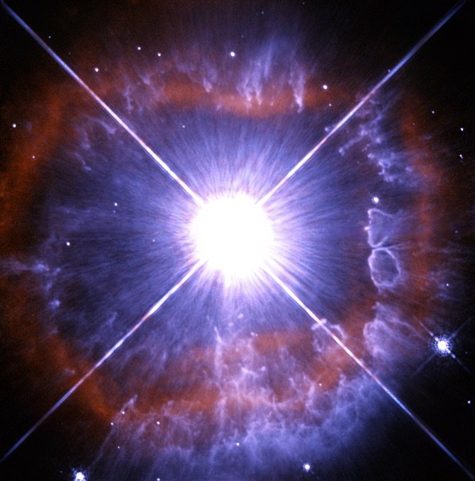 Очень яркая звезда от Хаббла