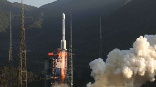 Китай запустил 2 спутника