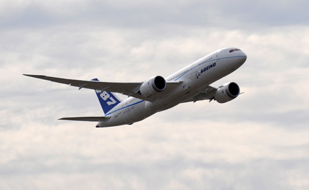 Запуск новых регулярных рейсов  на „Боингах-787” откладывается  