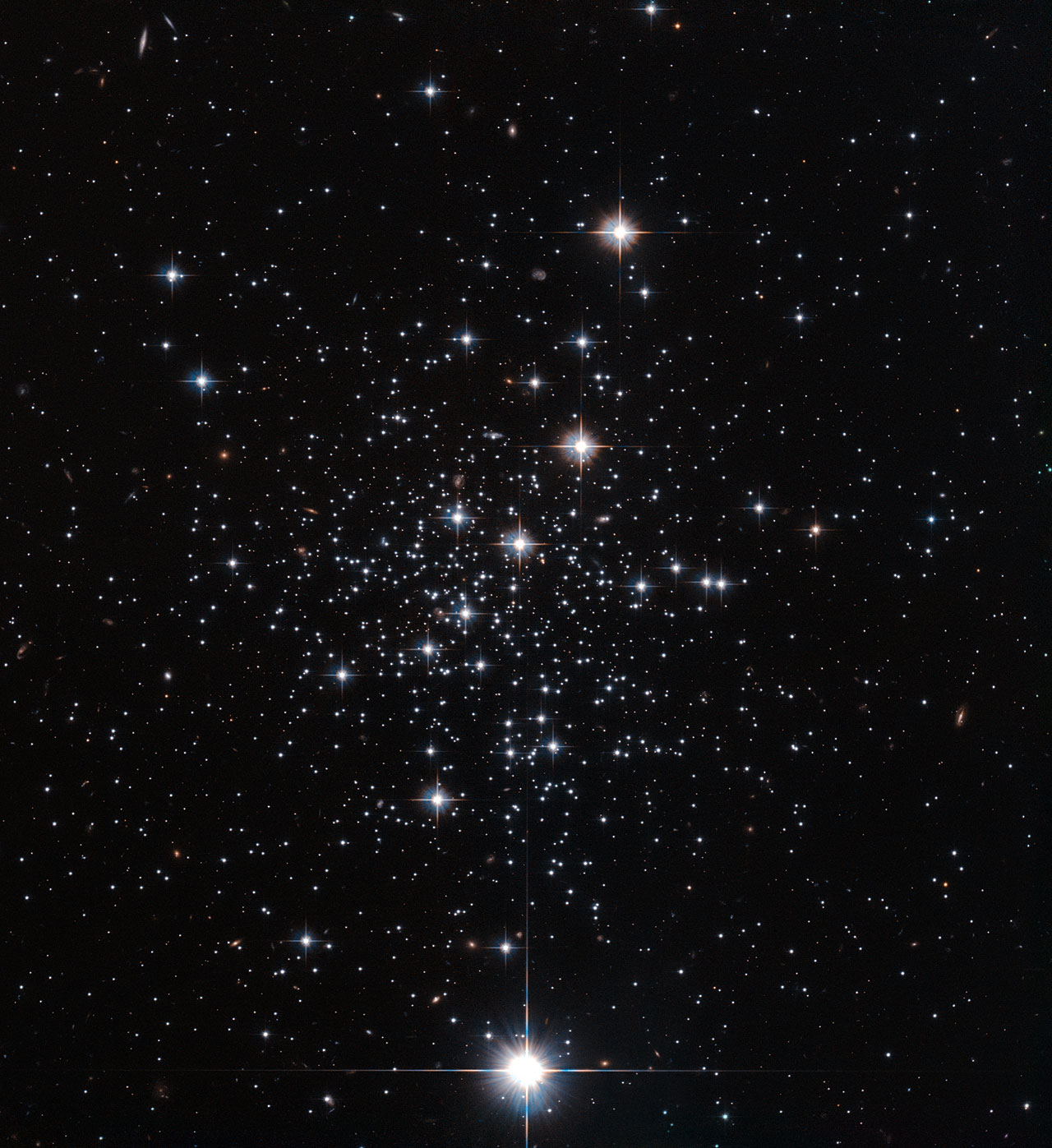 Хаббл сфотографировал звездное скопление Паломар 12