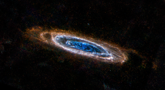 Кадр Дня: Галактика Андромеды в новом свете