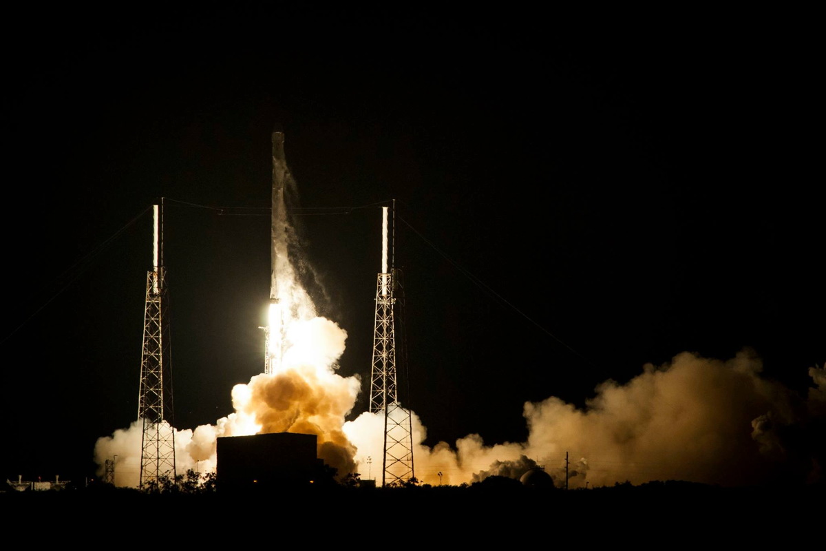 Компания SpaceX ведет расследование неудачи с Фалькон-9