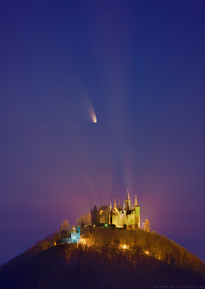 Кадр Дня: Комета PanSTARRS над немецким замком