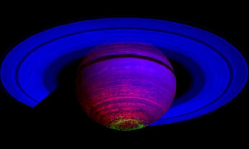 Сатурн и Энцелад производят одинаковое количество плазмы