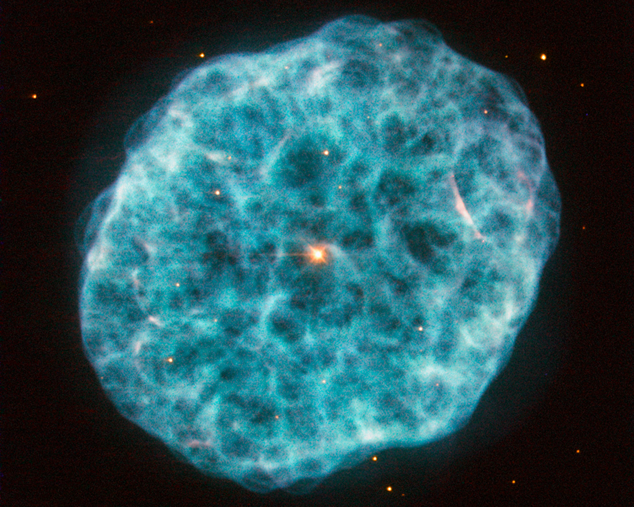 Хаббл запечатлел туманность NGC 1501
