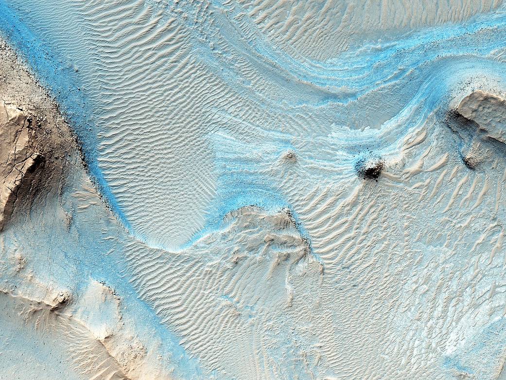 Слоистые горные породы на Марсе
